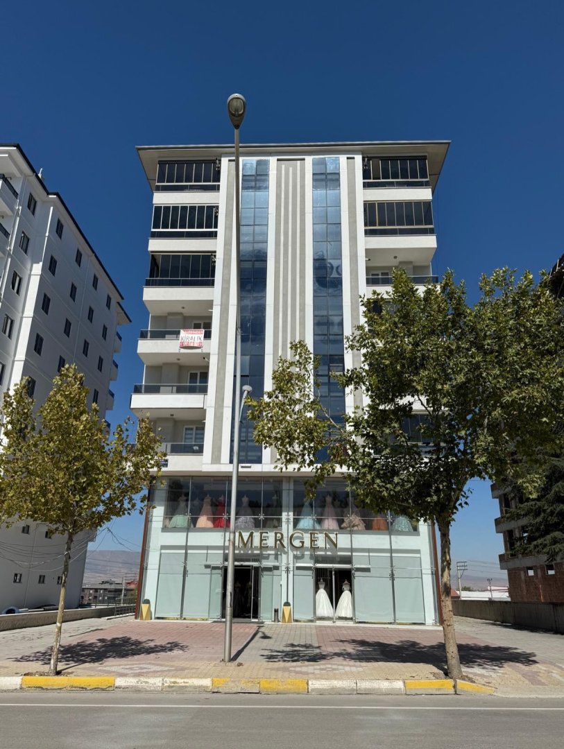 İNÖNÜ CADDESİ ÜZERİNDE KENTPARK MANZARALI 2+0 EŞYALI SATILIK!